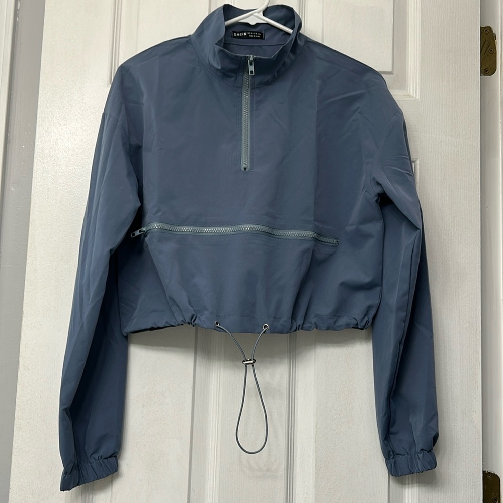 SHEIN crop light 1/4 zip.Front zipper doesn’t have a pocket, just unzips-M
